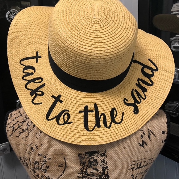 Talk To The Sand Beach Floppy Hat - Picture 3 of 5